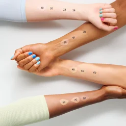 essence Corrector><noscript><img width=