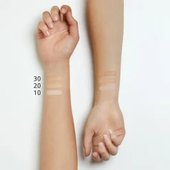 essence Corrector><noscript><img width=