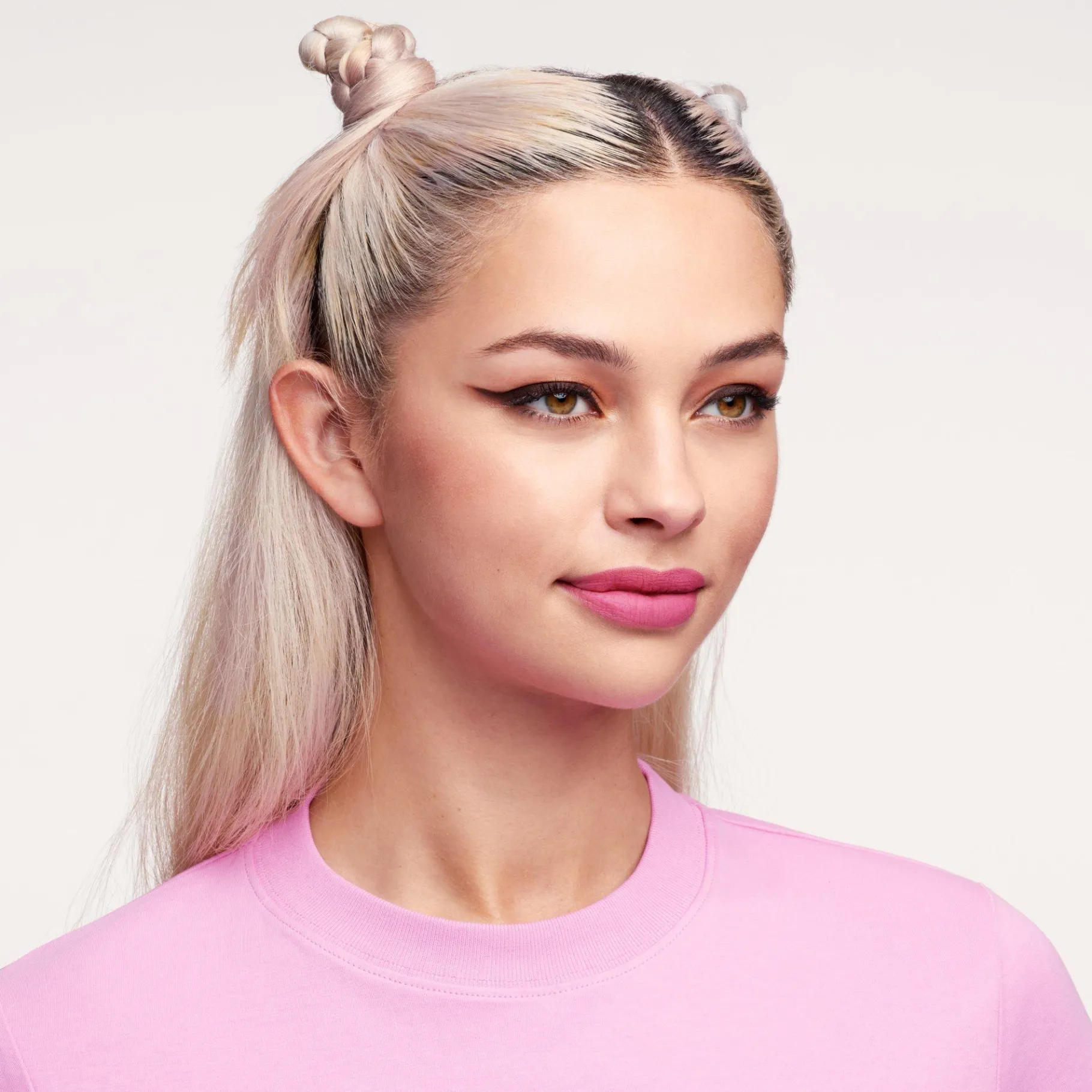 essence Eyeliner Y Lápices De Ojos>EYELINER GEL STAY & PLAY
