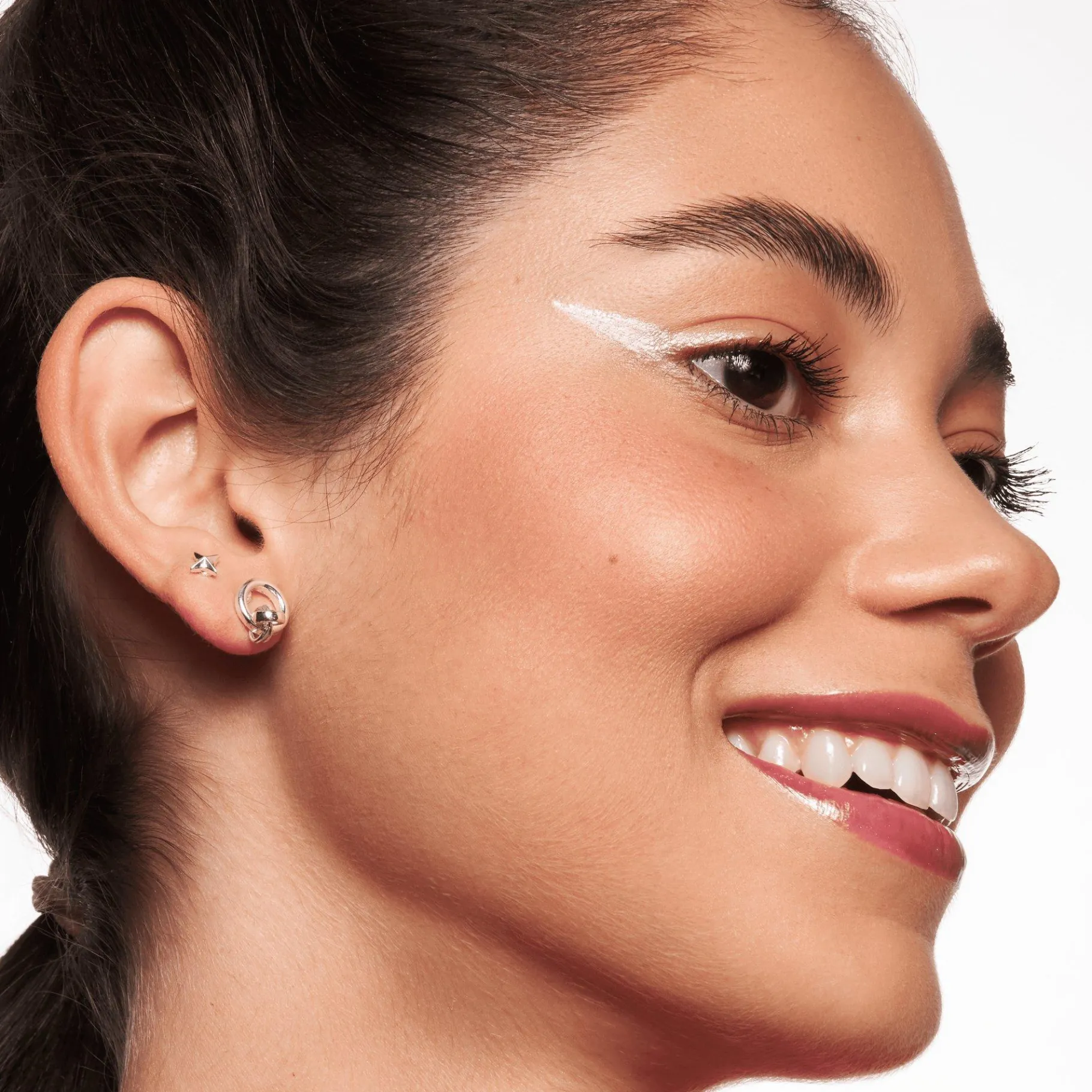essence Prebase Y Spray Fijador>Glow booster MAGIC FILTER