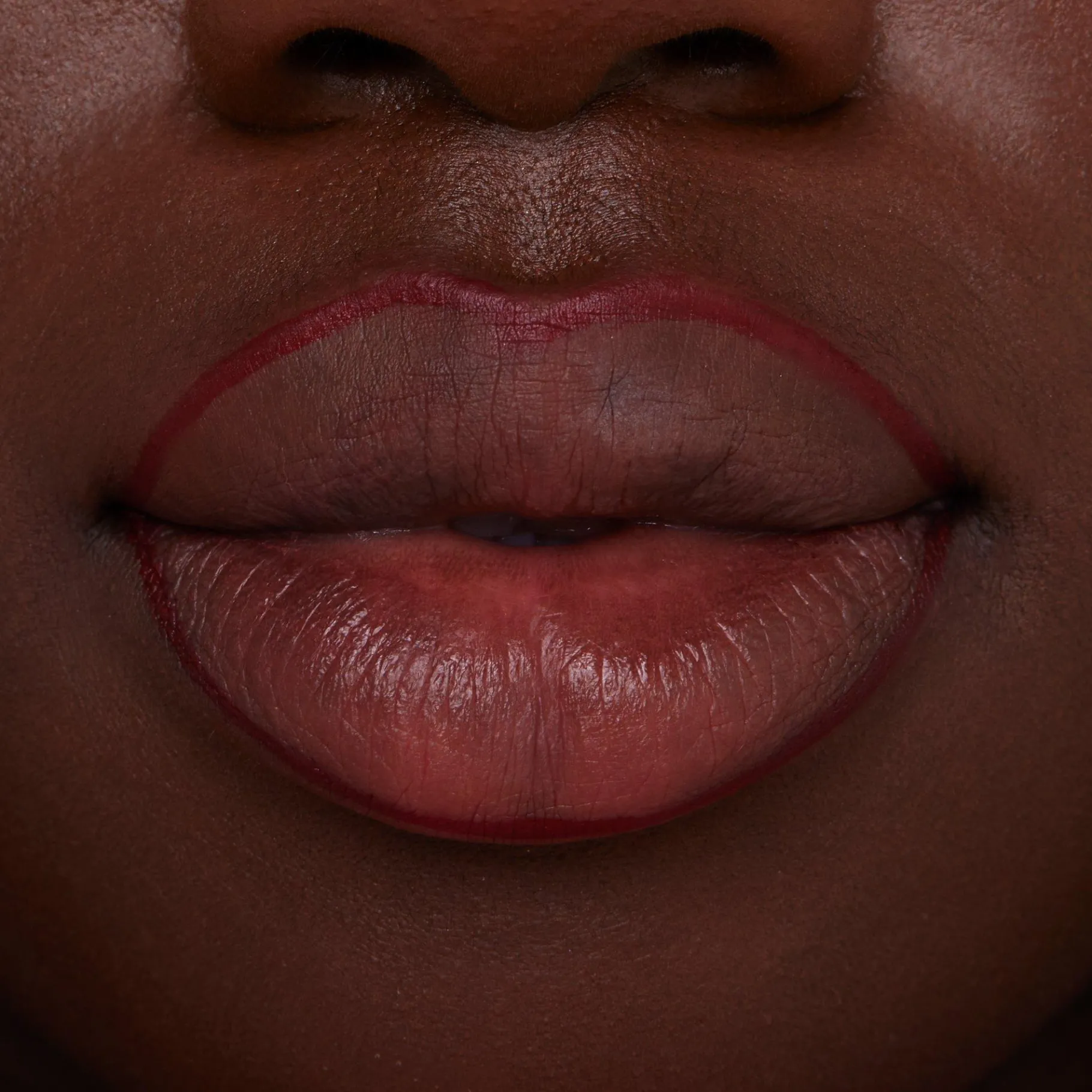 essence Perfilador De Labios>8h MATTE comfort perfilador de labios