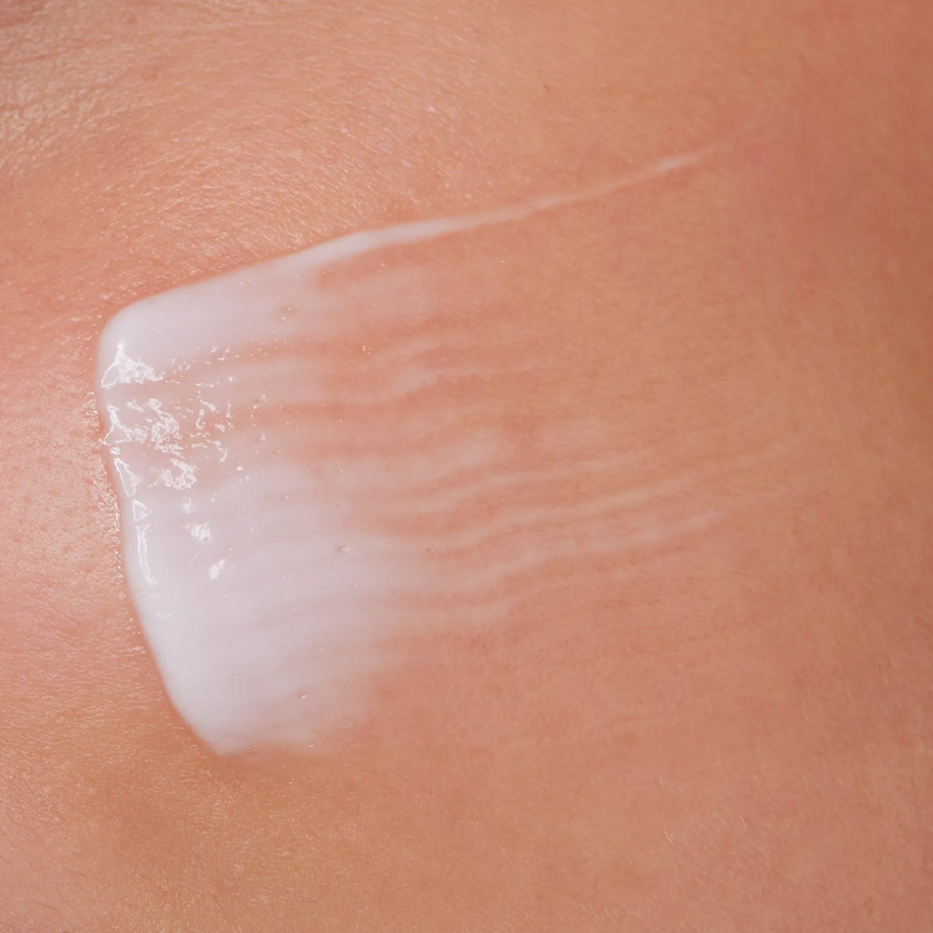 essence Prebase Y Spray Fijador>HYDRO HERO prebase hidratante