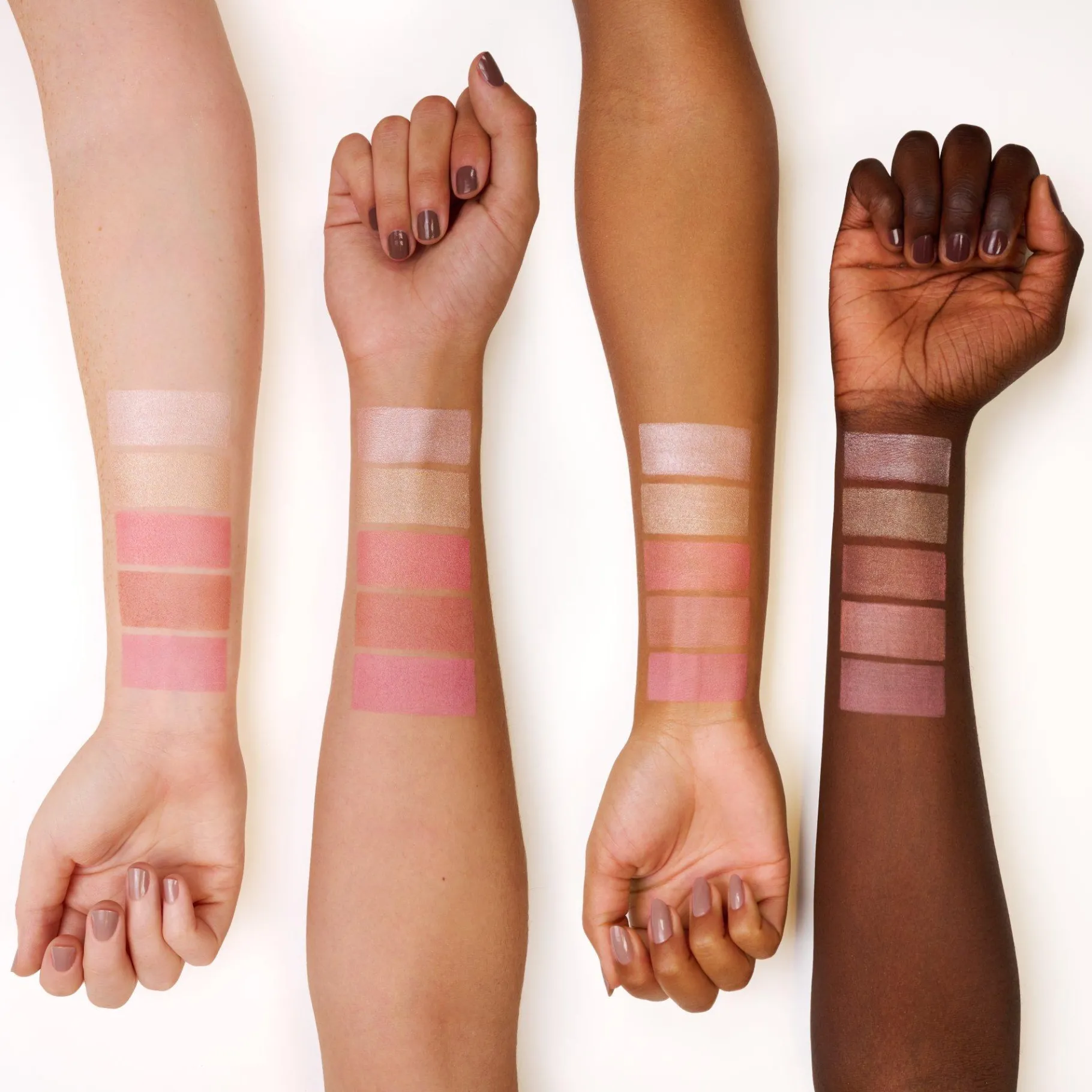 essence Colorete>paleta de colorete e iluminador peachy BLOSSOM