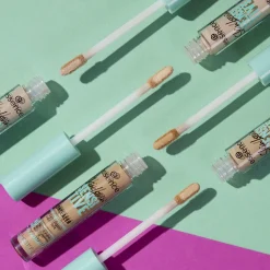 essence Corrector><noscript><img width=